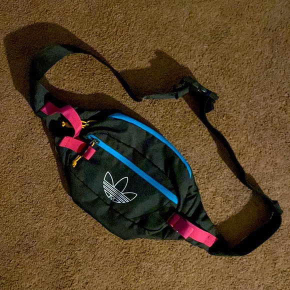 Addidas belt bag/ bum bag - Picture 2 of 16